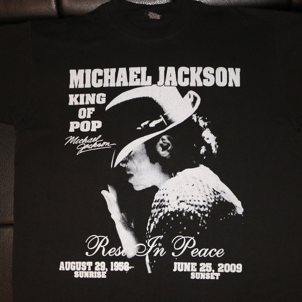 Michael Jackson King of Pop graphic shirt